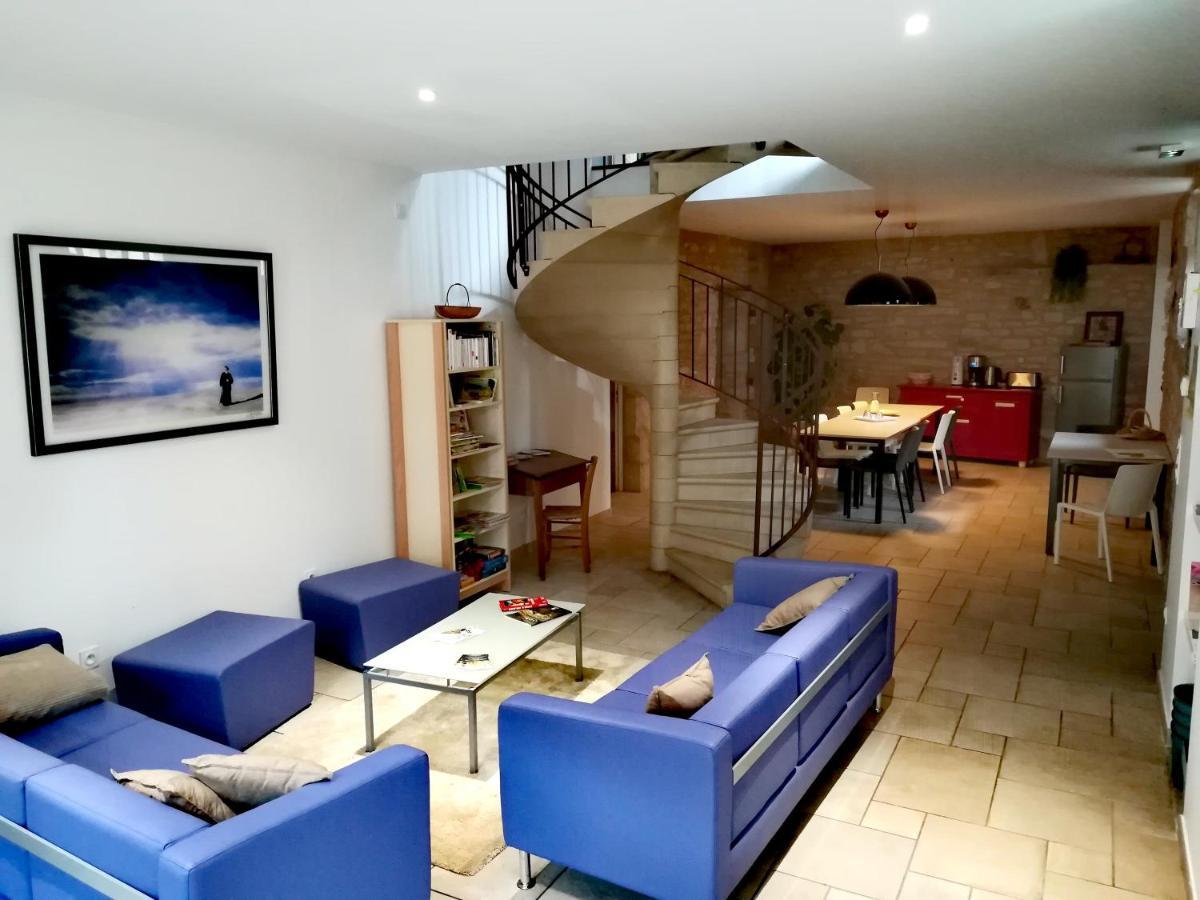 Gite La Maison Des Pelerins Villeneuve-dʼAveyron エクステリア 写真