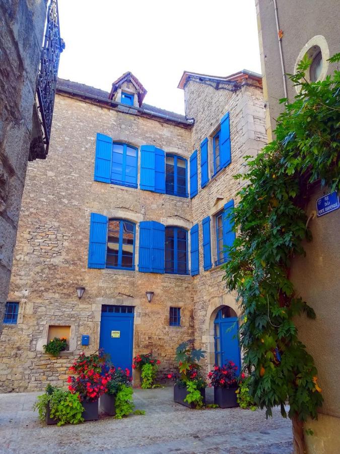 Gite La Maison Des Pelerins Villeneuve-dʼAveyron エクステリア 写真