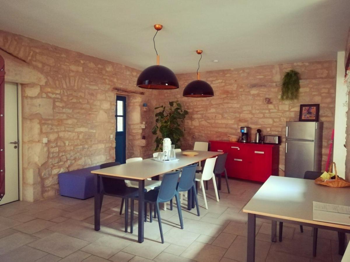 Gite La Maison Des Pelerins Villeneuve-dʼAveyron エクステリア 写真