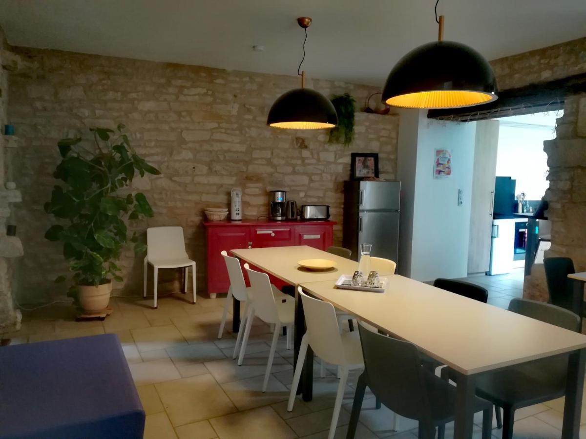 Gite La Maison Des Pelerins Villeneuve-dʼAveyron エクステリア 写真